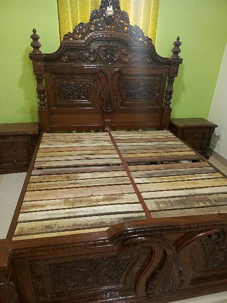 Chinioti Bed Set with dressing table 4