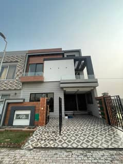 5 MARLA BRAND NEW BEATIFULL HOUSE FOR SALE IN JINAAH BLOCK BAHRIA TOWN LAHORE
