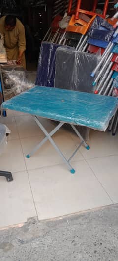 Plastic folding table / table / Folding table matalic