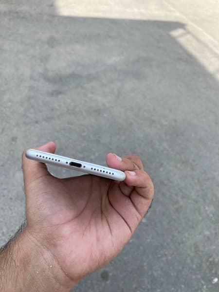 iPhone 8 plus 64gb pta approved 4