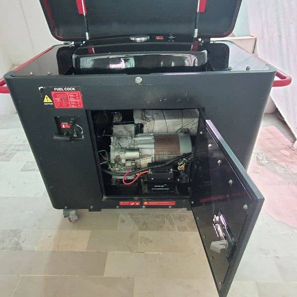 UHU POWER GASOLINE GENERATOR 5