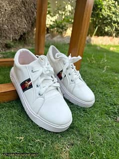 Men's Rexine Comfortable Sneakers In White And Black Colour