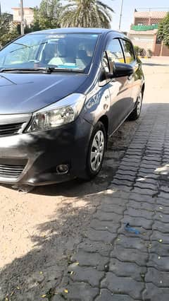 Toyota vitz 2015 ( Home use car in Geniune condition )