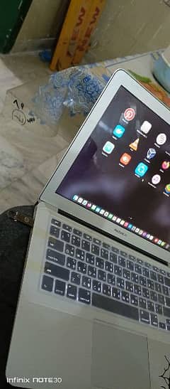 Apple Macbook Air 2014 4GB/128GB Used