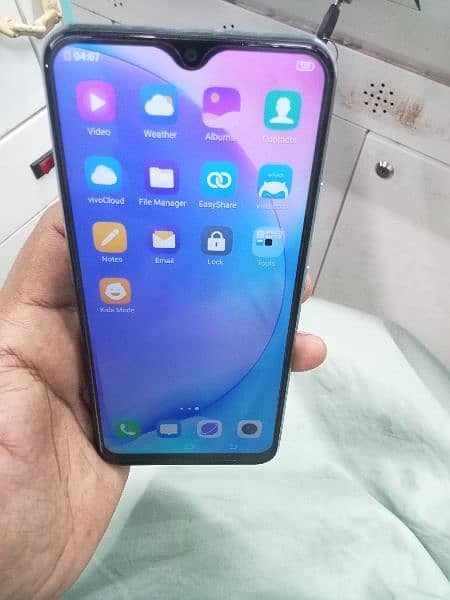 vivo y17  urgent sale 4