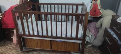 Baby cot (shisham wood)