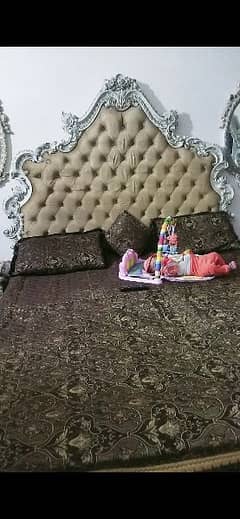 bed set with 2 side mirors dressing table and two side tables