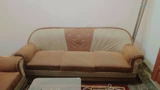 7 Seater Sofa Set available for sale that is in very good condition