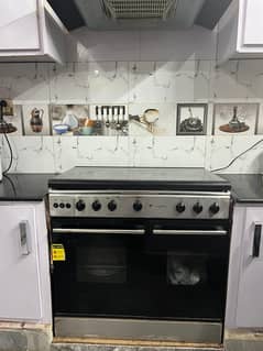 Stove with electric oven ( just like brand new)