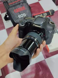 Canon 7D professional Dslr Camera with 80/200 high blur Lens