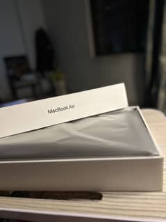 M1 Macbook Air Dubai Airport Purchased Hardly Used 5-6 Times