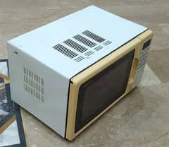 Japanese National microwave in very good condition for sale