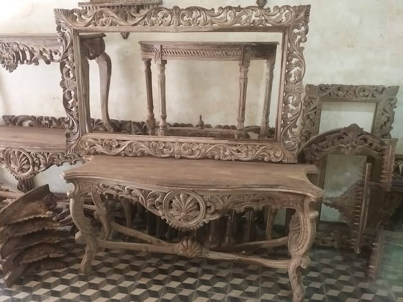 Chinoti,Victorian,Hand Carving Wooden Consoles With Frame 1