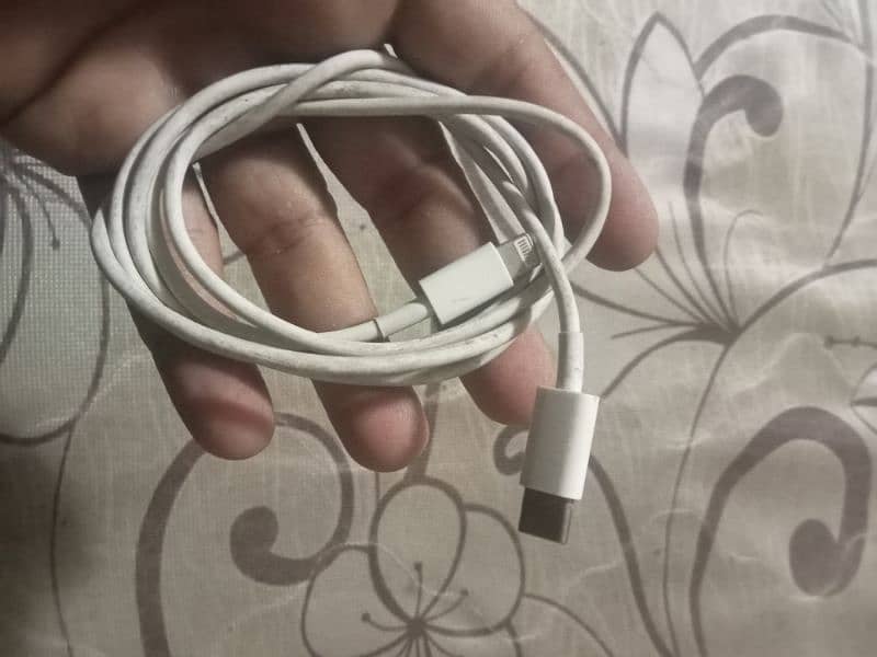 iPhone 14 cable 0