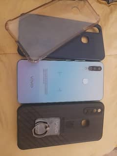 Vivo Y17 with 3 back covers 0