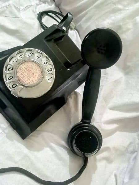 antique old German telephone 1