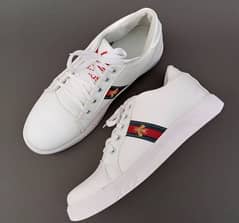 Men's Sports shoes, White. Free delivery all over Pakistan.
