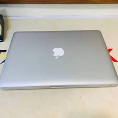 macbook pro 2012 8gb / 500gb condition 10/10