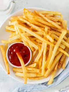 PROFESSOR FRIES :Salesmen required for fries outlets (KIOSK-Business)