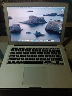 SCRATCHLESS APPLE MACBOOK AT AFFORDABLE PRICE