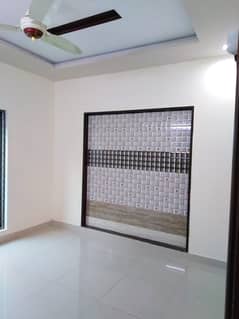 8 MARLA HOUSE FOR RENT IN BAHRIA TOWN LAHORE