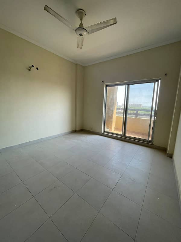 P11b villa available for rent in bahria town karachi 03069067141 4