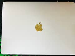 macbook air m1 chip 2020 condition 10/9 screen damage