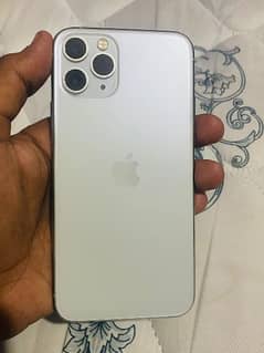 IPHONE 11 PRO 
WHITE COLOUR 
256 GB 
DUAL SIM PTA  approved