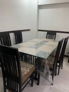 dining table / 6 seater dining table/ wooden dining table
