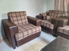 Sofa Set 5 seater and Centre Table