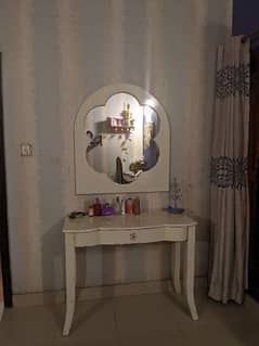 vanity set, table and mirror