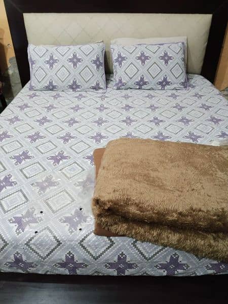 Queen size low profile wooden double bed set with mattress 7