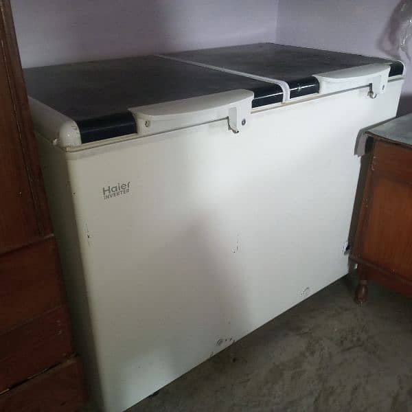 deep freezer for sale excellent condition. har cheez genuine ha . 0