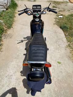 Honda CG 125 Black color Bahawalpur Number 2014 in good condition