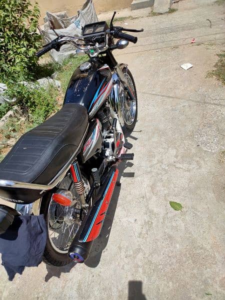 Honda CG 125 Black color Bahawalpur Number 2014 in good condition 7