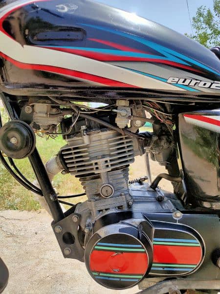 Honda CG 125 Black color Bahawalpur Number 2014 in good condition 11