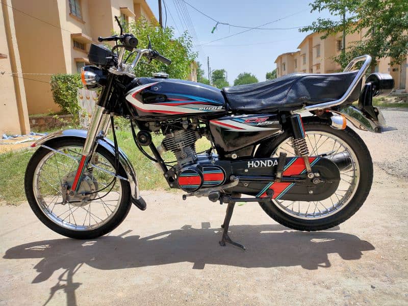 Honda CG 125 Black color Bahawalpur Number 2014 in good condition 12