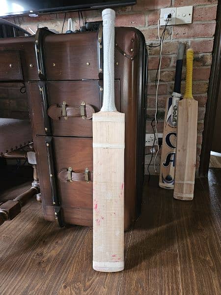 New UT sports cricket bat 0