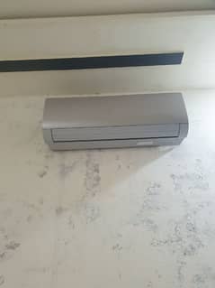 Haier 1.5 ton Inverter AC heat and cool for sale