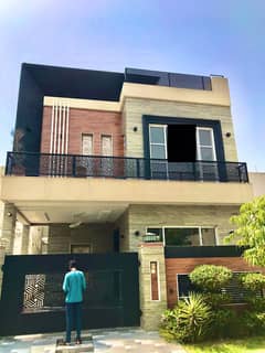 Prime Location 5 Marla 3 Bedroom Modern Design House For Rent In Dha 9 Town Lahore