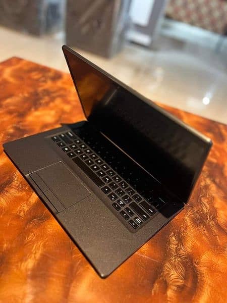 Dell latitude 5400 Core i5 7th generation 1