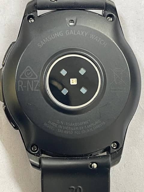 Samsung Galaxy Watch 4 (42 mm) , metal bezel Gear S4 (SM-R810) Wifi 1