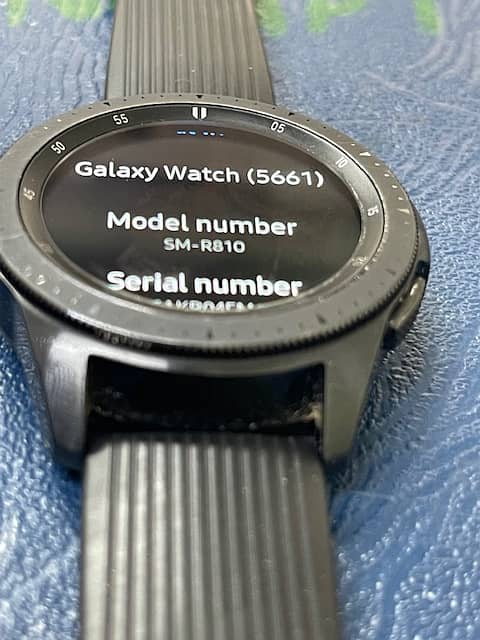 Samsung Galaxy Watch 4 (42 mm) , metal bezel Gear S4 (SM-R810) Wifi 5