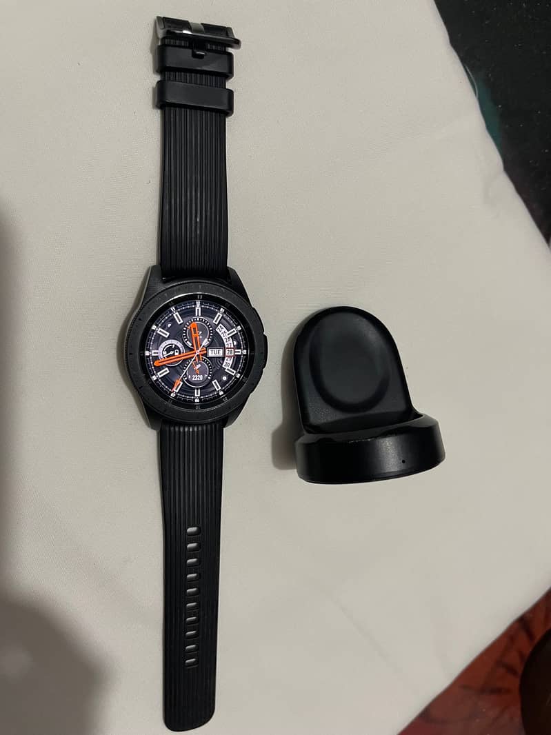 Samsung Galaxy Watch 4 (42 mm) , metal bezel Gear S4 (SM-R810) Wifi 8