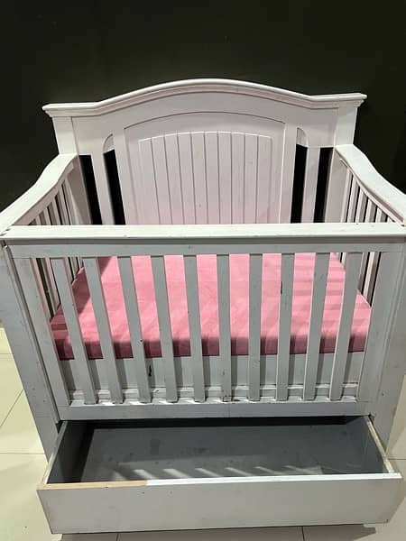 Baby cot  suitable for 0-5yrs 2