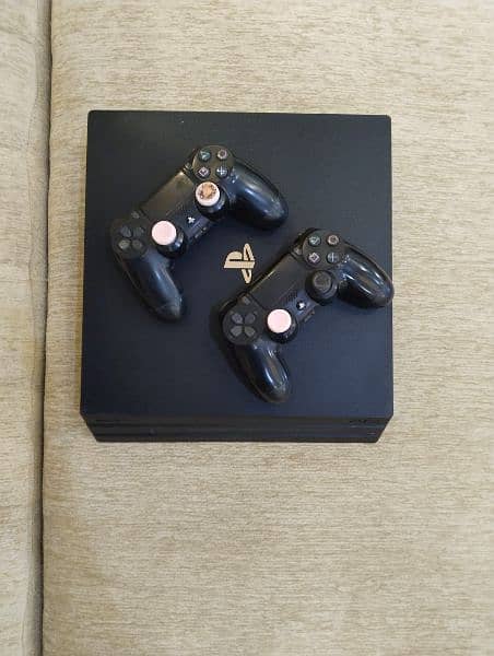 PS 4 Pro 1TB Fifa Edition. 2