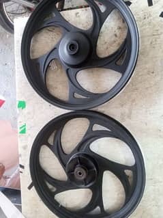 Cd70 aloy rims new condition mate black color good quality