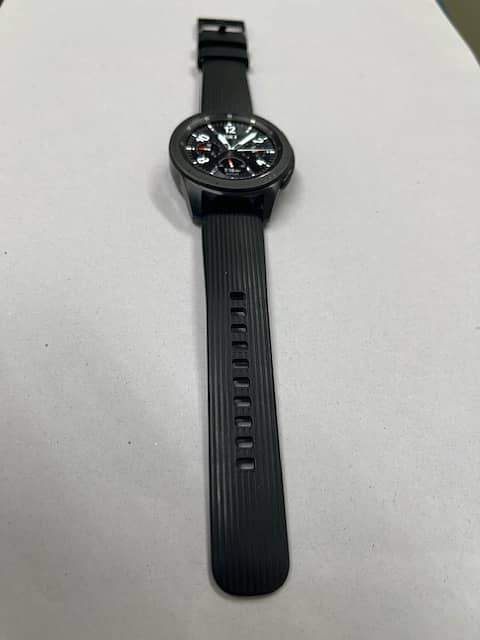 Samsung Galaxy Watch 4 (42 mm) , metal bezel Gear S4 (SM-R810) Wifi 9