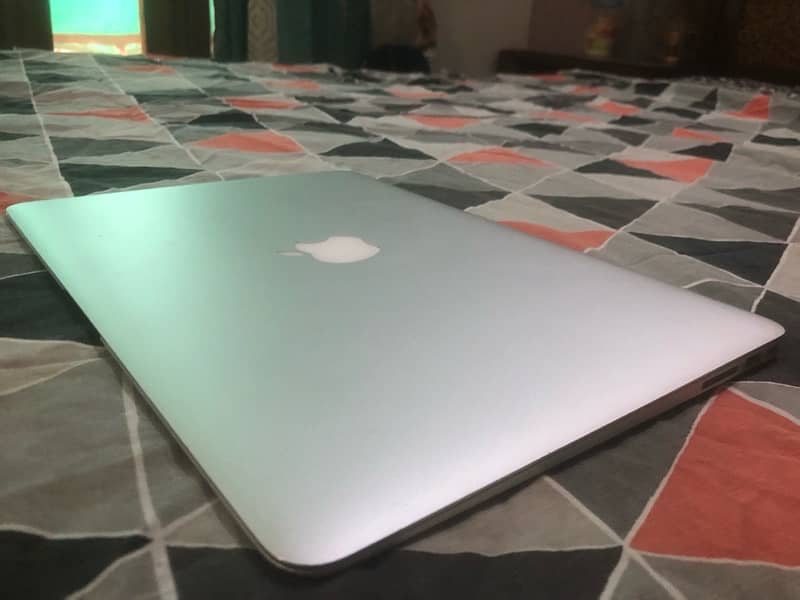 Mint condition MacBook Air 2017 1