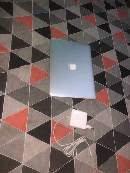 Mint condition MacBook Air 2017 2